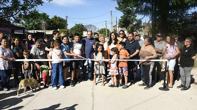 Nardini y Correa inauguraron un nuevo pavimento en la localidad de Tierras Altas