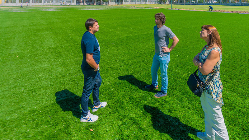 Juan Andreotti recorrió la obra de una nueva cancha sintética de Fútbol 11 en el Polideportivo N°2     